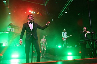 「8月の来日が迫るタキシード、『Tuxedo II』を引っ提げた北米ツアーのライブレポートが到着」