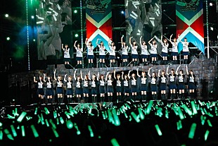 「欅坂46、等身大で臨んだ初野外ライヴ【欅共和国 2017】を振り返る」
