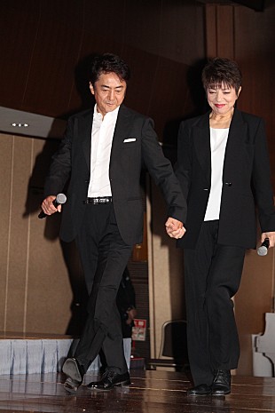 「市村正親“妻”鳳蘭と息ぴったり　「僕らは“一線を越えている”ので…」」