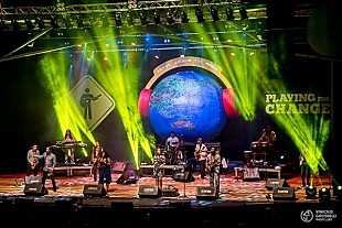 「Char/平井大/福原美穂が参加！ チャリティー・プロジェクト、PLAYING FOR CHANGEがスペシャル・ライブを開催」