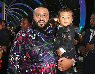 「DJキャレドの10か月の息子、約25万のグッチの衣装で【VMAs】に出席」