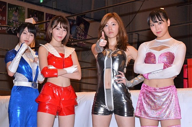 「「豆腐プロレス」初のリアル興行はハリウッドＪＵＲＩＮＡが勝利　宮脇咲良は負けてガチ泣き「初めて」」1枚目/1