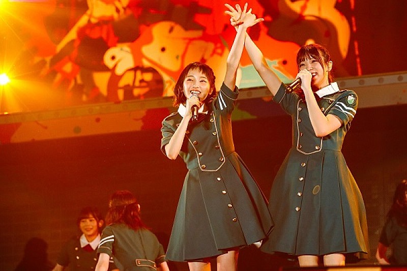 欅坂46、初の全国ツアー完走！幕張メッセ1万8千人が大熱狂 | Daily