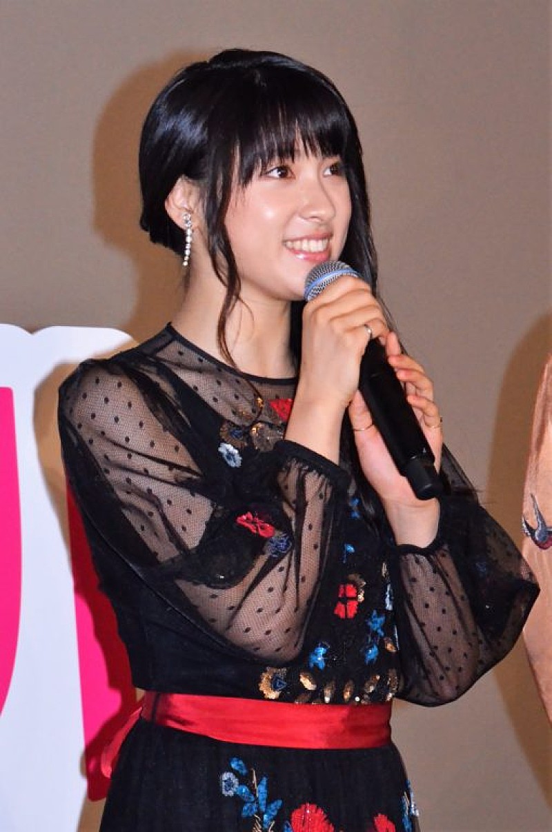 「土屋太鳳、主演作初日迎え「テイクオフ」宣言 万感の思い伝わらず間宮祥太朗が通訳」1枚目/1