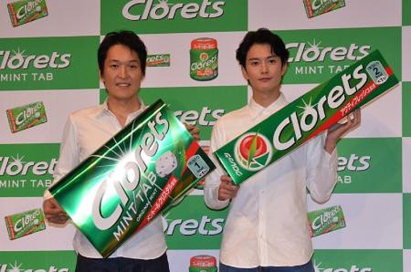 「岡田将生、千原ジュニアから芸能界生き残りの秘訣を学ぶ 「勢いのある若手に付いていくこと」」1枚目/1