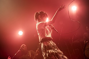 「家入レオ 「新たな自分と出会う」東名阪Zeppツアー開幕！ 邦楽曲カバーをライブ初披露も」