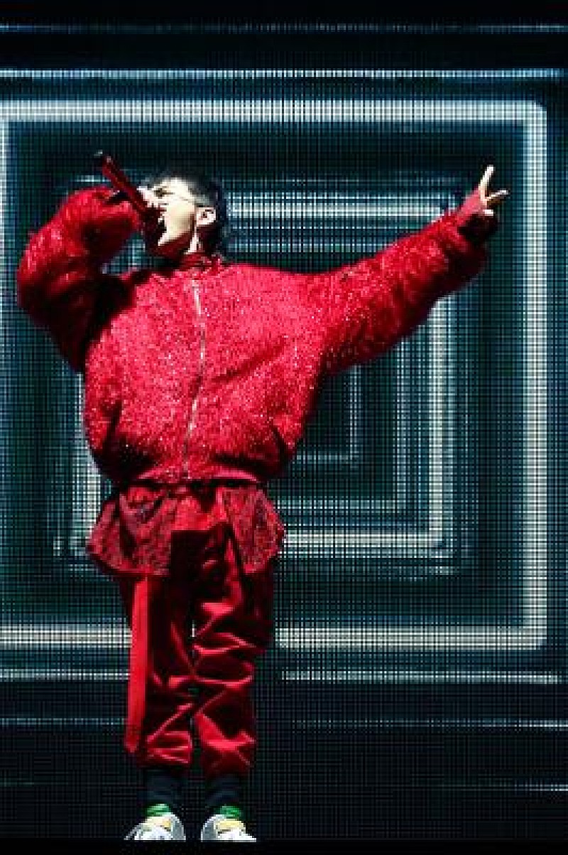 G-DRAGON、ジャパンツアーファイナルにV.Iがサプライズ出演 | Daily