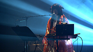 「やくしまるえつこ EU各国政治家らの前でパフォーマンス！ アルスエレクトロニカ授賞式写真を一挙公開」