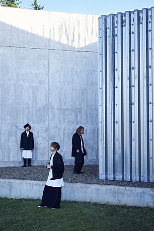 「CIVILIAN 抜け出すことのできない“無限ループ”を彷徨い…4年半ぶり、遂にNEWアルバム『eve』決定」