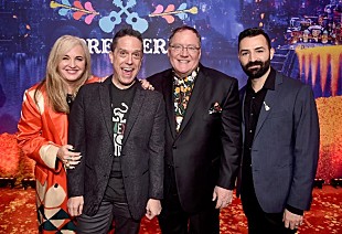 「ピクサーが初めて音楽をテーマにした映画『リメンバー・ミー』USプレミアに『アナ雪』イディナら集結」