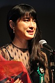 土屋太鳳「土屋太鳳、スピ－チ中に思わず涙　「いつの間にか“でこぼこな心”に」」1枚目/1