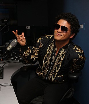 「ブルーノ・マーズ、最新コンサート・フィルムのトレイラー映像を公開」