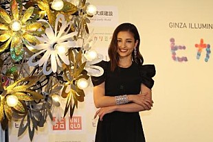 「黒木メイサ、銀座のイルミ点灯式に登場　クリスマスは「みんなで過ごせたら…」」