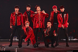 「iKON、2日間で計3万人のファンとクリスマスをお祝い！　自身初のセンターステージも」
