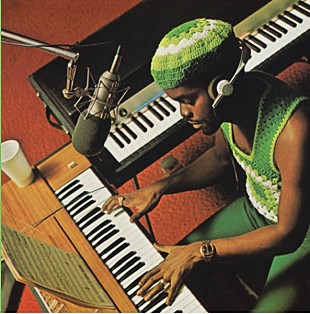 「ダニー・ハサウェイの共作者としても知られる伝説的ソウル・シンガー、リロイ・ハトソンが初来日公演」