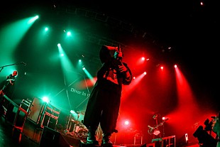 「＜ライブレポート＞THE ORAL CIGARETTES、黒さ全開の【Diver In the BLACK Tour】で提示した光」