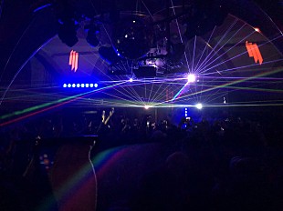 「スクリレックス、古都京都でのプレミアムショーをライブレポート」