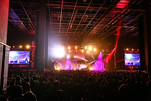 「FM802が届ける、ロック大忘年会に約4万人が集結!! 【FM802　RADIO CRAZY 2017】で巻き起こった奇跡のステージとは!?　2日目」