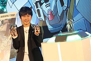 「鈴木福、ガンプラに目覚める！？　「お父さんと一緒に作りたい」」