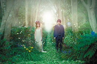 moumoon「moumoon “あなたを笑顔と元気でいっぱいにできる”NEWアルバム『Flyways』全収録楽曲など公開」