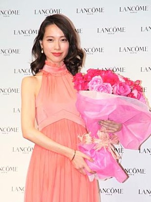 「戸田恵梨香「３０代になるのがすごく楽しみ」　日本人初の“ランコム　ミュ－ズ”に就任」