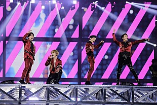 SHINee「＜ライブレポート＞SHINee、5本の赤いバラは“あなたに出会えてよかった”　涙と温かさに溢れた東京ドーム公演でのベストライブ」