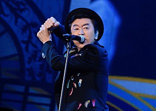 桑田佳祐「桑田佳祐、4/4発売『がらくたライブ』魅力が凝縮されたトレーラー映像公開＆先着購入特典発表」