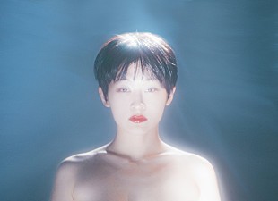 水曜日のカンパネラ「水曜日のカンパネラ 神々しく光るコムアイ！ 新作EP『ガラパゴス』発売決定で新ビジュアル公開」