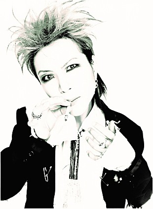 hide「命日5/2に開催【hide Memorial Day 2018～献花式～】20回忌に寄せ、作詞家・森雪之丞がコメント」