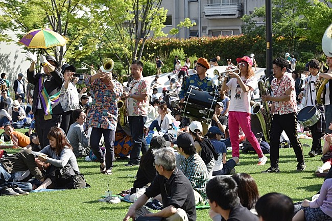 渋さ知らズオーケストラ「＜ライブレポート＞池袋会場にて“公園”コンサート初開催！子供も大人もゆったり休日【LFJ2018】」1枚目/3