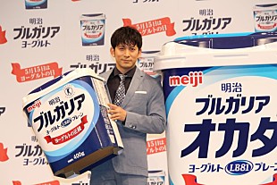 「岡田准一、目標は「仕上がっているおじさん」　「Ｖ６では木琴担当だった」と冗談も」