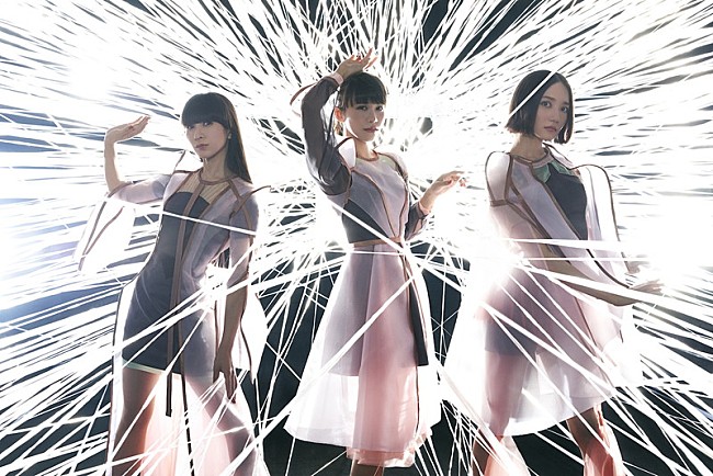 Perfume「Perfume、新ビジュアル＆新AL『Future Pop』詳細発表　通常盤も特典DISC付き」1枚目/2