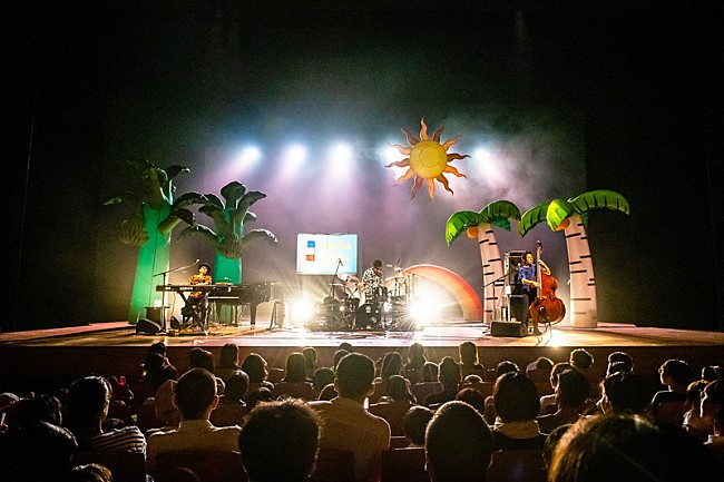 H ZETTRIO「H ZETTRIO、夏休みのスペシャルライブも大盛況　【秋の大感謝祭】を発表」1枚目/8