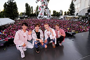 SHINee「SHINee、リリース記念の野外イベント開催　メンバー全員で「ひょっこりはん」も披露」