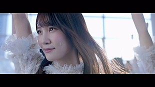 けやき坂46「けやき坂46が会社のオフィスで踊る新曲「ハッピーオーラ」MV公開」