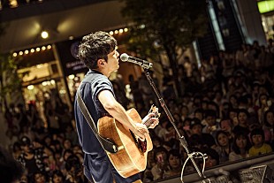 森山直太朗「森山直太朗、新アルバム発売記念ライブで新曲「群青」披露　自ら仕切る「真夏のガラポン大抽選会」も開催」