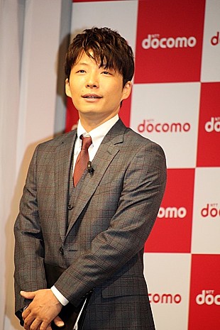 「星野源が浜辺美波らのプロデュ－サ－に！？　ドコモ新ＣＭで長谷川博己、新田真剣佑と共演」