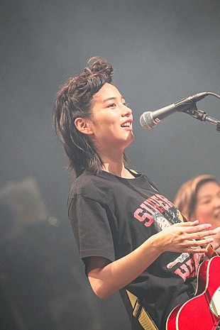 のん「のん、初ツアーが大阪より幕開け、新曲を含めた全19曲を披露」