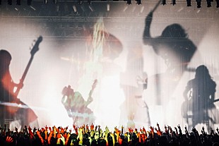 BAND-MAID「BAND-MAID、ご主人様・お嬢様を熱狂の渦に巻き込んだ【侵略】ツアー初日公演」