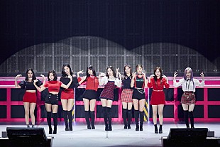 TWICE「TWICE、初のアリーナ・ツアーが開幕「ONCEの皆さんの応援のおかげ」」