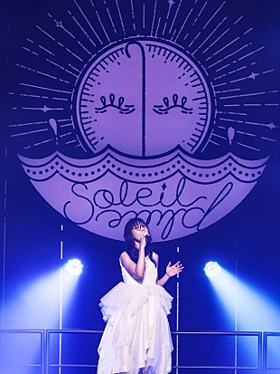 Aimer「Aimer、全国ホールツアー初日にニュー・シングルのリリースを発表」