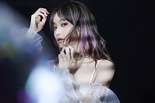 LiSA「LiSA、新曲「ADAMAS」MV解禁　12/12発売シングル『赤い罠(who loves it?) / ADAMAS』のジャケット写真も公開」