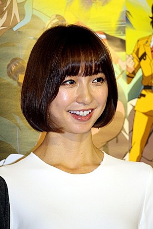 「篠田麻里子「とても光栄でした」　両津勘吉とゴ－ルボ－ルをＰＲ」