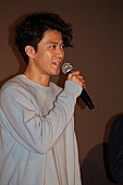 「小栗旬、今年、高所恐怖症を克服？　「突然、絶叫系に乗れるようになった」」1枚目/1