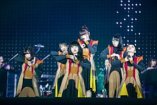 BiSH「BiSH、メンバーと清掃員の熱量がぶつかり合った幕張メッセ公演」