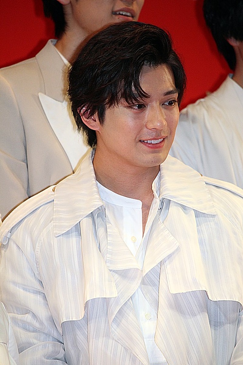「新田真剣佑、悩まなかった人生の“大きな決断”　「すぐに決める派なので」」1枚目/1