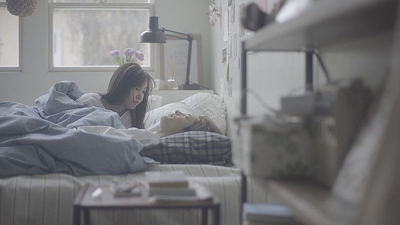 板野友美「板野友美が”恋人との日常”演じる、「すき。ということ」MV公開」1枚目/12