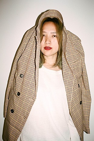 「AAAMYYY、最新アルバムからリード曲「屍を越えてゆけ」MV公開」