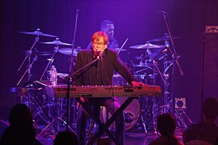 「ボビー・コールドウェル、“Mr.AORが魅せたゴージャスでエレガントなステージ”大阪公演レポートが到着」