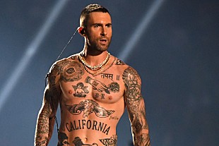 「アダム・レヴィーン、ハーフタイム・ショーでの乳首露出へのクレームの多くが男女格差を問題視した内容と報道」